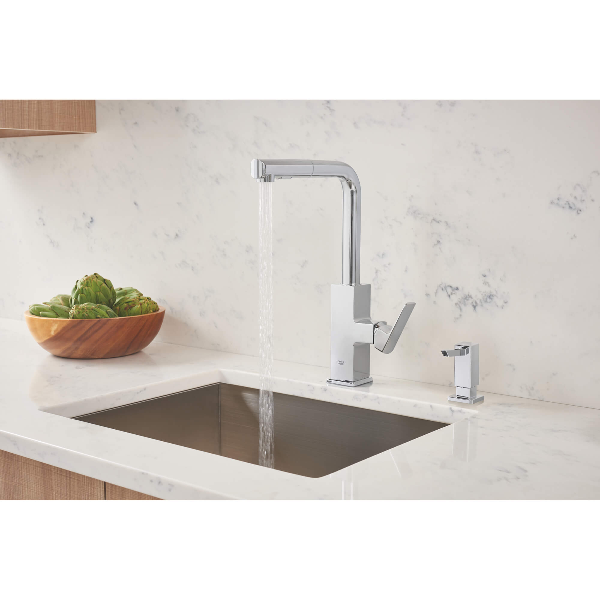 SingleHandle PullOut Kitchen Faucet 6.6 L/min (1.75 gpm)
